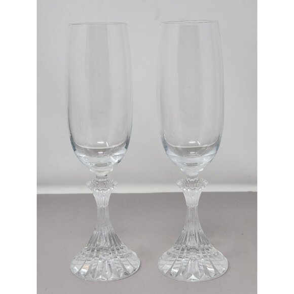 Elegant Clear Crystal Champagne Flutes With Flared Base - Durable & Stylish - Picture 1 of 7